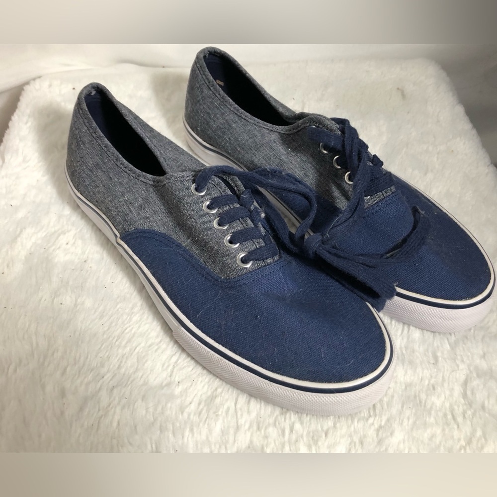 Men’s Blue Shoes. Brand NEW. Joe Fresh. Size 10.